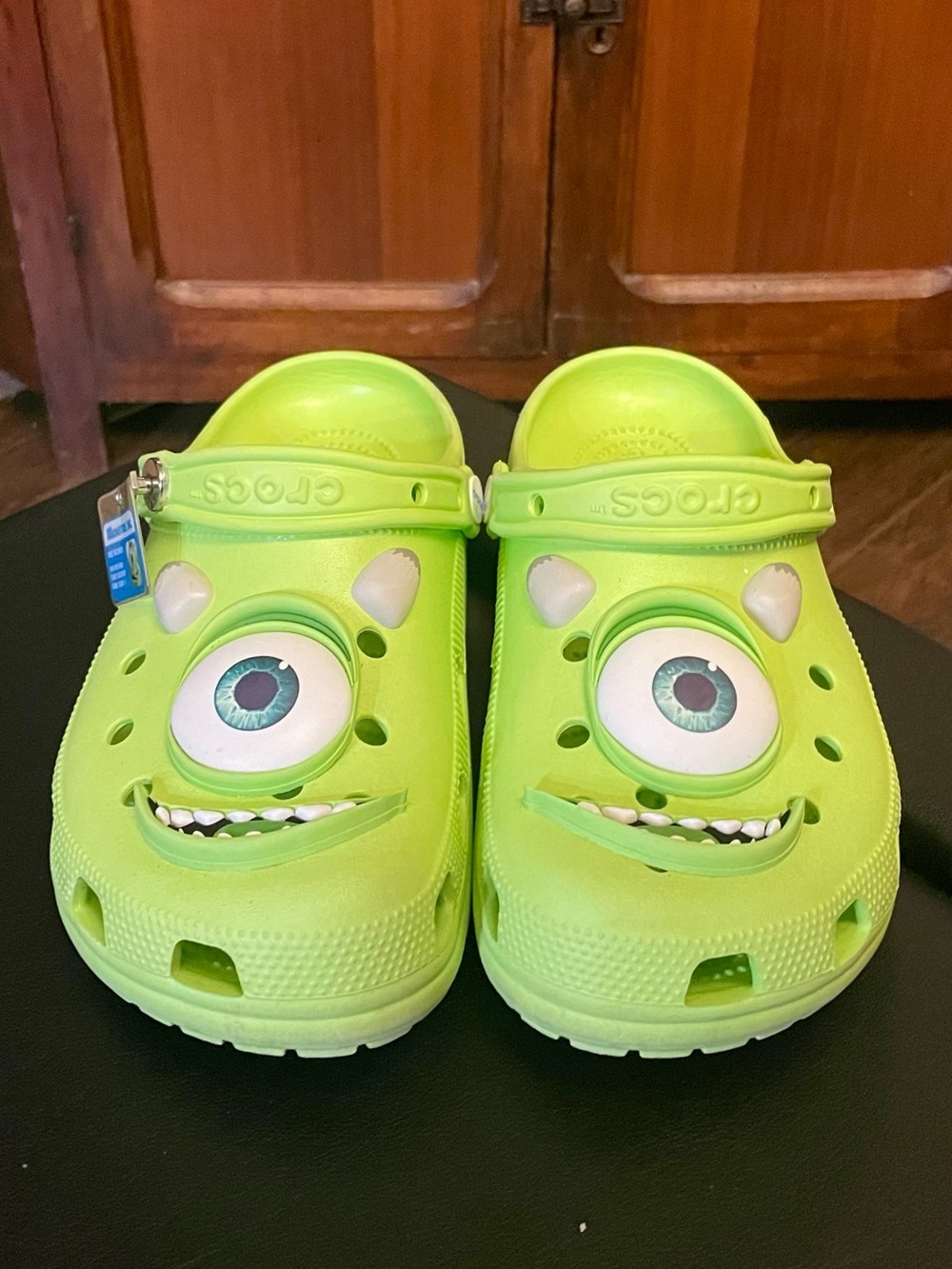 Crocs x Disney Pixar Monsters Inc Mike Wazowski Lime Green Classic Clogs - Picture 2 of 9